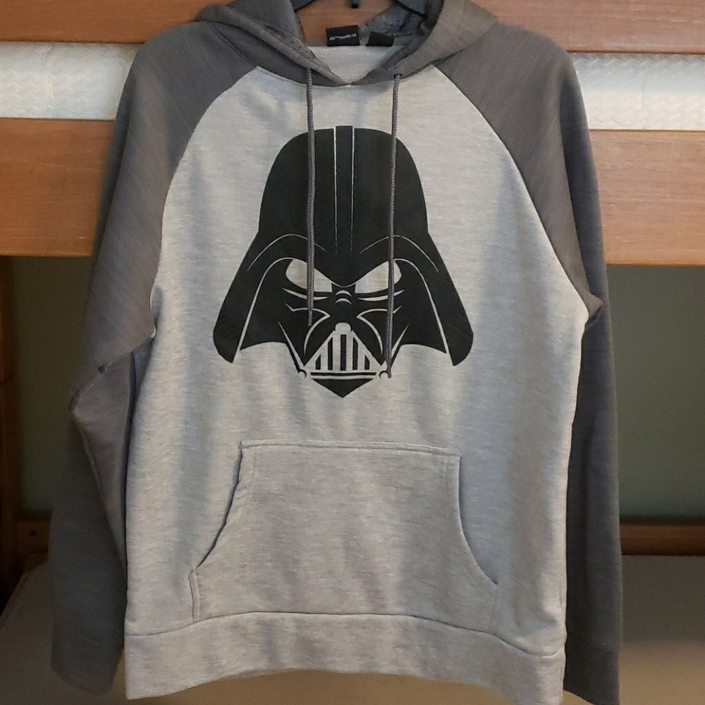 Star Wars sweatshirt Size M NWOT